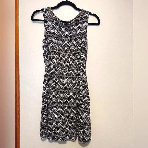 Black and White Chevron Mini Dress - Picture 1 of 7